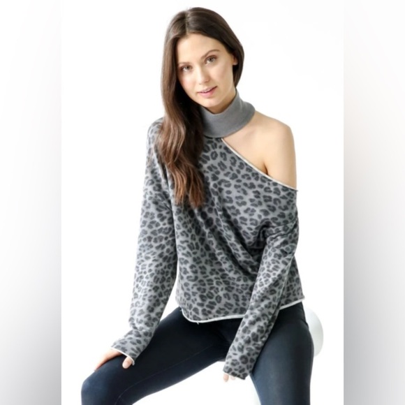 Six-Fifty grey leopard print cut out long sleeve mock neck SZ M sweatshirt - Picture 1 of 10